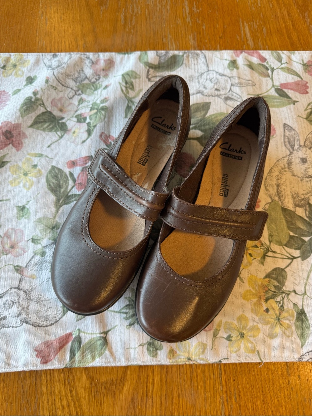 Clarks women’s Brown Dress Shoes